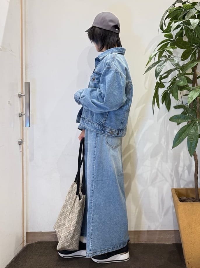 misakiさんの「SHOO･LA･RUE｜【SHOO・LA・RUE DENIM】羽織るだけでこなれる　オーバーサイズデニムジャケット」を使ったコーディネート