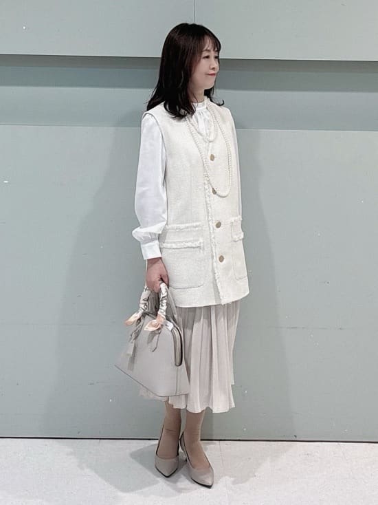 makiさんの「UNTITLED｜【オンオフ使える】スラブツイード ジレ」を使ったコーディネート