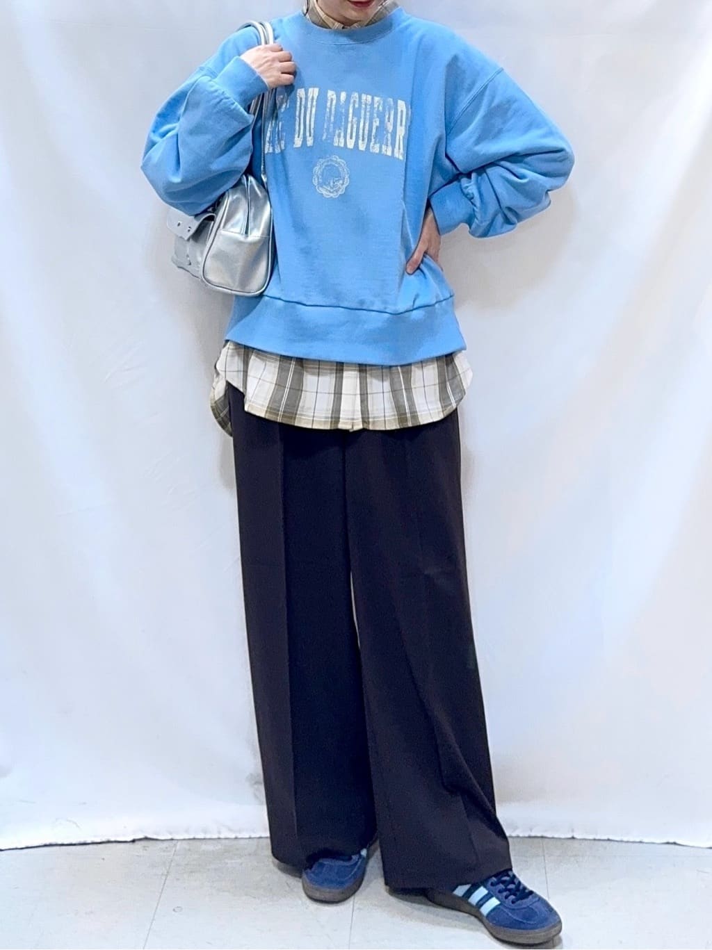 𝐇𝐢𝐫𝐨𝐦𝐢さんの「SHOO･LA･RUE｜【綿100%/洗濯機可/S-LL/選べる4柄】ゆるく決めたい日に プリントアソートスウェット」を使ったコーディネート