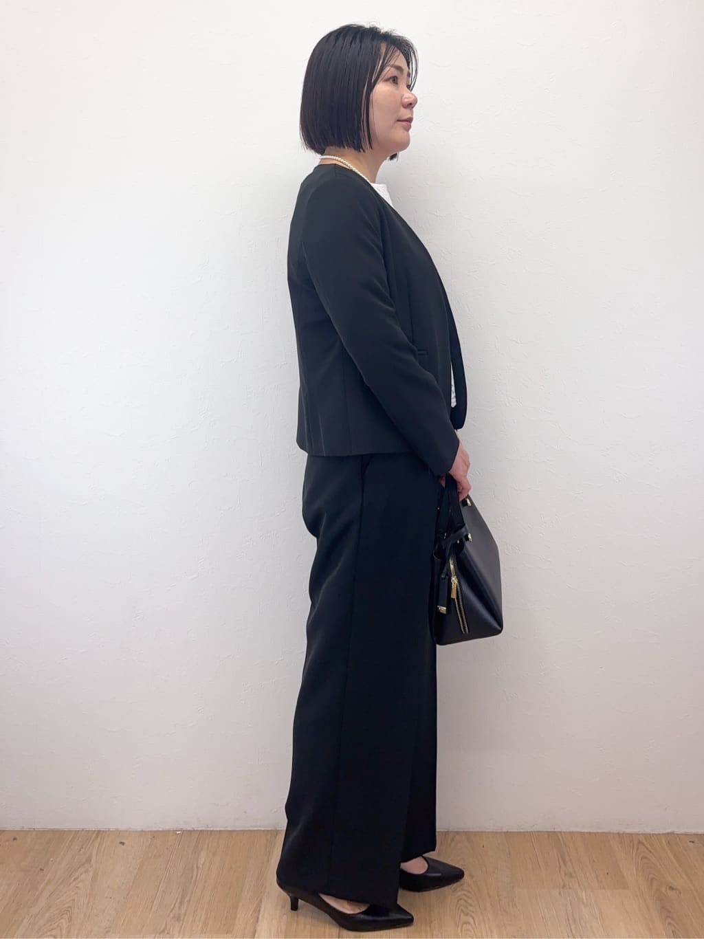 Takeさんの「OPAQUE.CLIP｜《通勤／セットアップ対応》 パイピングVネックジャケット【洗濯機OK】」を使ったコーディネート