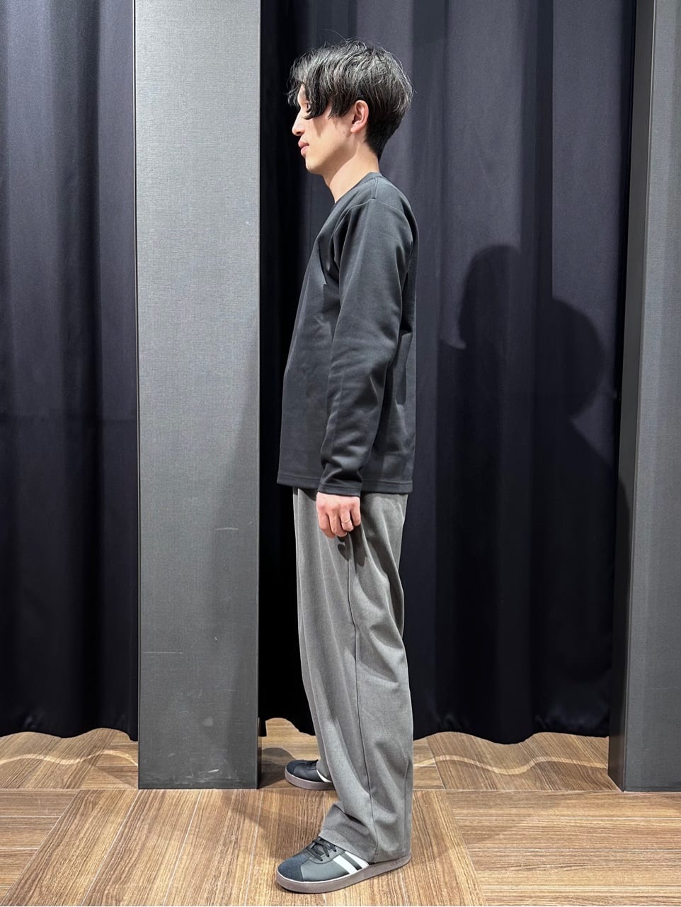 tomoyaさんの「THE SHOP TK｜【首元にさりげないアクセント】ステッチダンボールプルオーバー」を使ったコーディネート