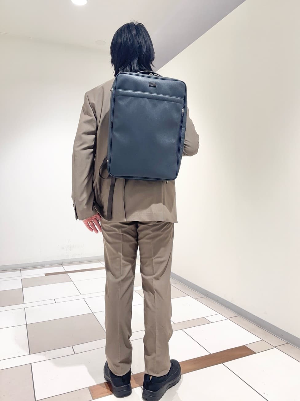 及川さんの「TAKEO KIKUCHI｜【360&deg;ストレッチ／セットアップ対応】None Of Stress パンツ」を使ったコーディネート