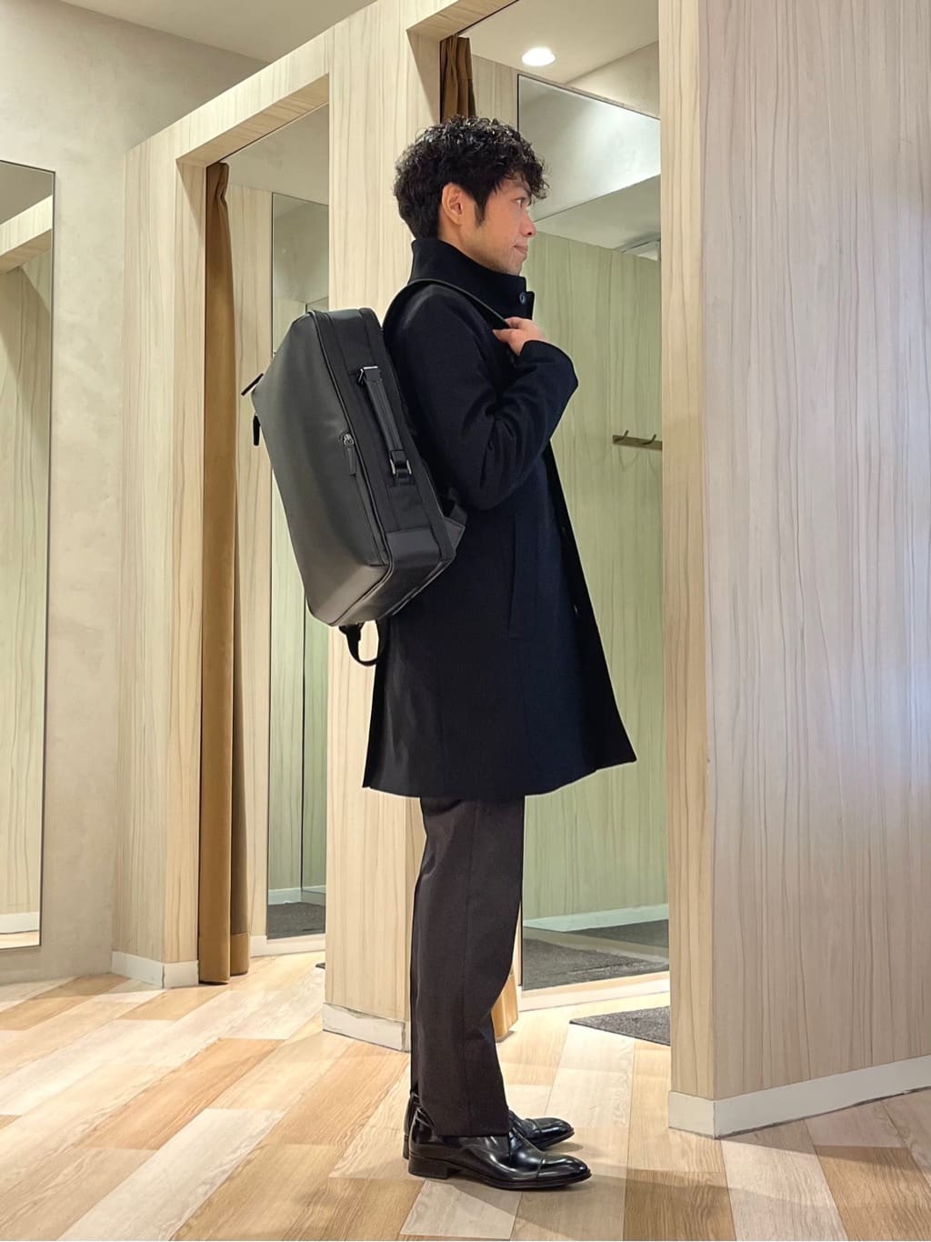 URAさんの「TAKEO KIKUCHI｜【ダウンライナー付き】ドビースタンドカラーコート」を使ったコーディネート
