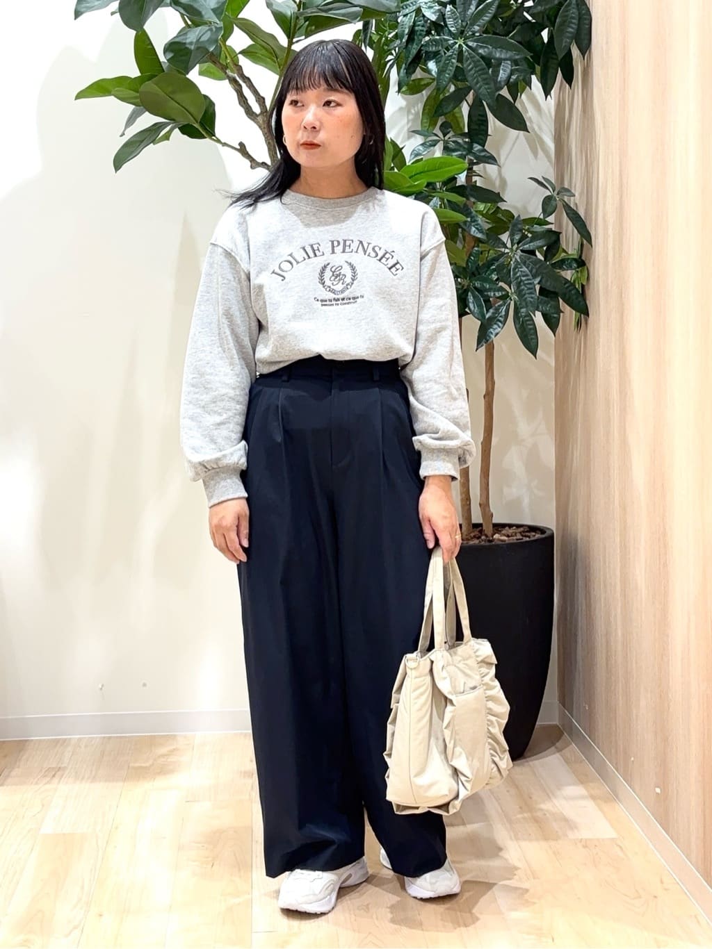 miraiさんの「grove｜【撥水】きれいめに着こなせるマウンテンパーカ」を使ったコーディネート