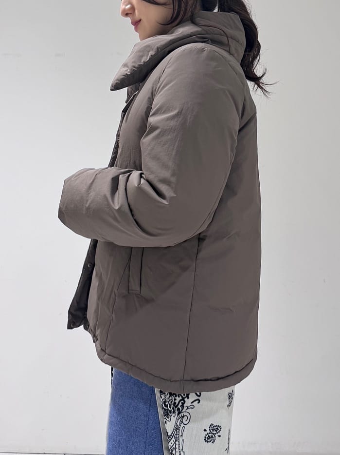 そんさんの「INDIVI｜【撥水／洗える／デザイン衿】ステッチレス ショートダウンコート」を使ったコーディネート
