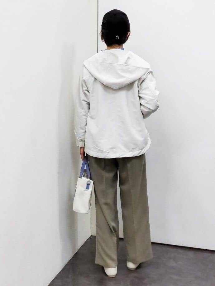 やまちゃんさんの「grove｜【撥水】きれいめに着こなせるマウンテンパーカ」を使ったコーディネート