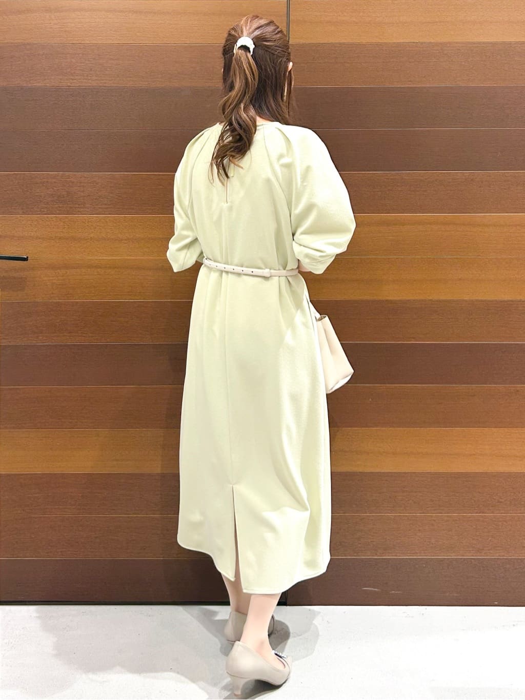 yumiさんの「OPAQUE.CLIP｜タックデザインAラインワンピース【洗濯機OK】」を使ったコーディネート