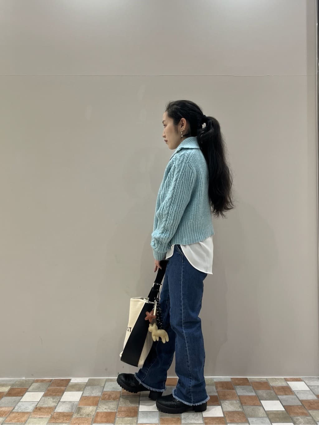Uminoさんの「INDIVI｜センターピンタックデニム」を使ったコーディネート