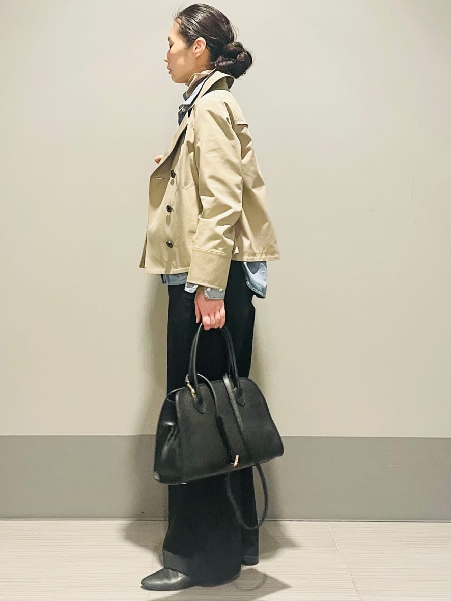 Annさんの「DRESSTERIOR｜【ウォッシャブル/撥水素材】Aラインショートトレンチジャケット」を使ったコーディネート