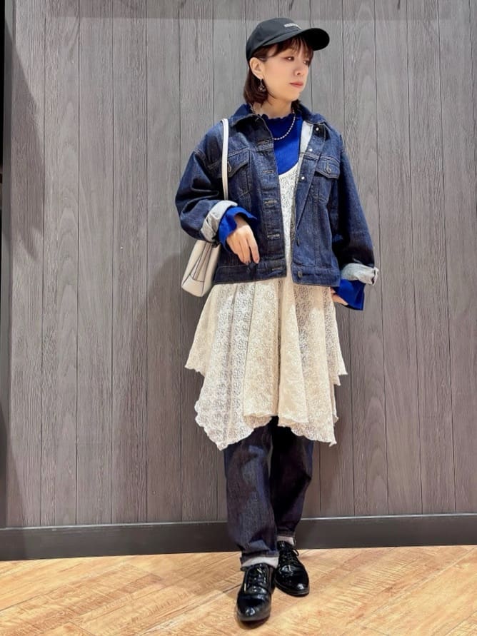 meiさんの「SHOO･LA･RUE｜【前後2WAYネック】レイヤードスタイルにおすすめ レースキャミチュニック」を使ったコーディネート