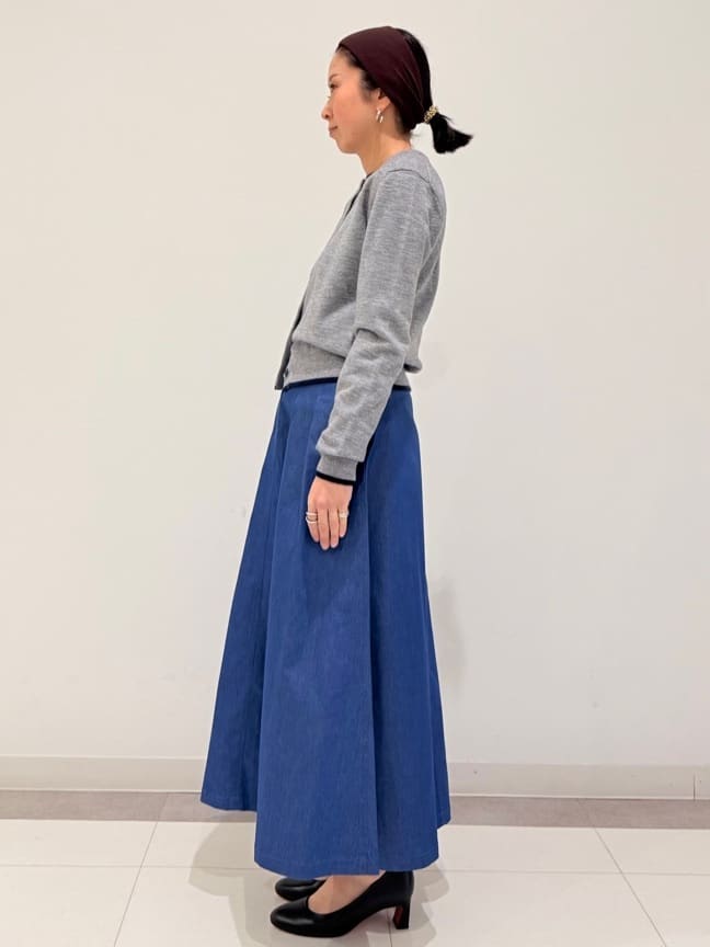 MIYAKAWAさんの「DRESSTERIOR｜【接触冷感/吸水速乾】クールタッチ デニムライク タックスカート」を使ったコーディネート