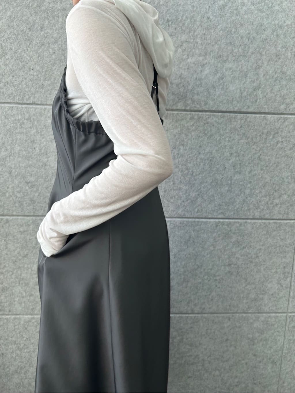 honoka Aさんの「CODE A｜sensual strap cami dress」を使ったコーディネート