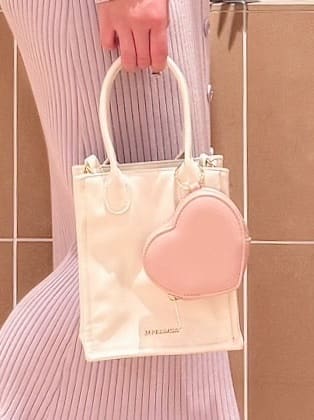 すみれさんの「ESPERANZA｜Wストラップパンプス」を使ったコーディネート