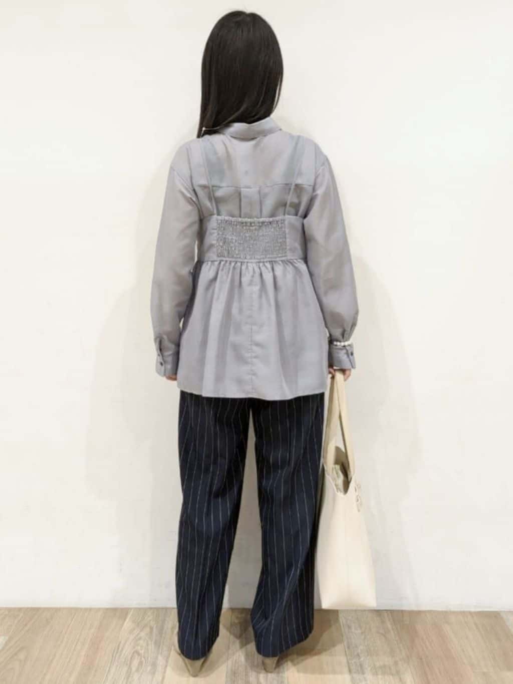 にこさんの「grove｜【2点SET】今どきシアーシャツ＆キャミセット」を使ったコーディネート