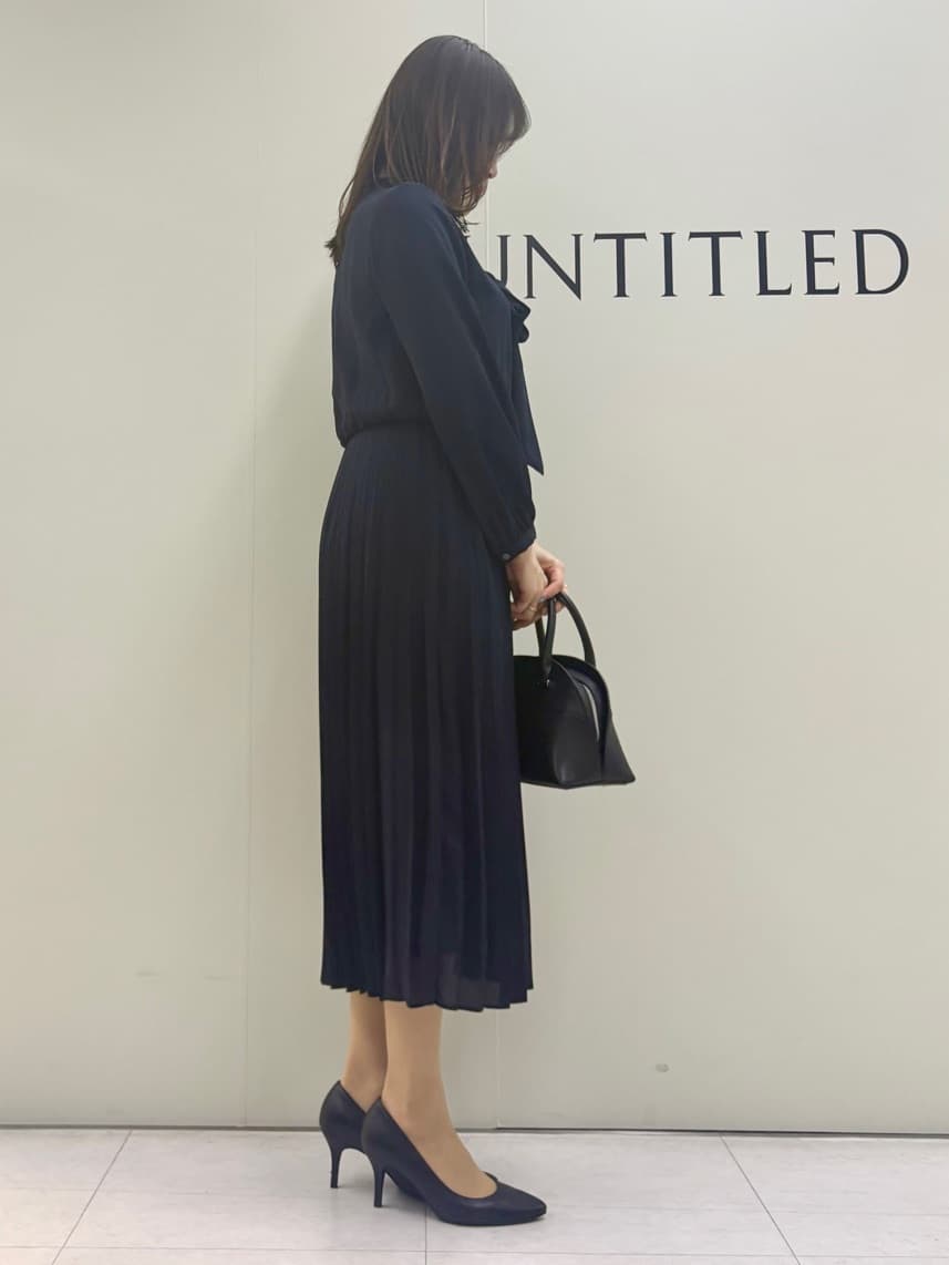Sakaiさんの「UNTITLED｜◆【フォーマル/洗える】ボウタイ プリーツワンピース」を使ったコーディネート