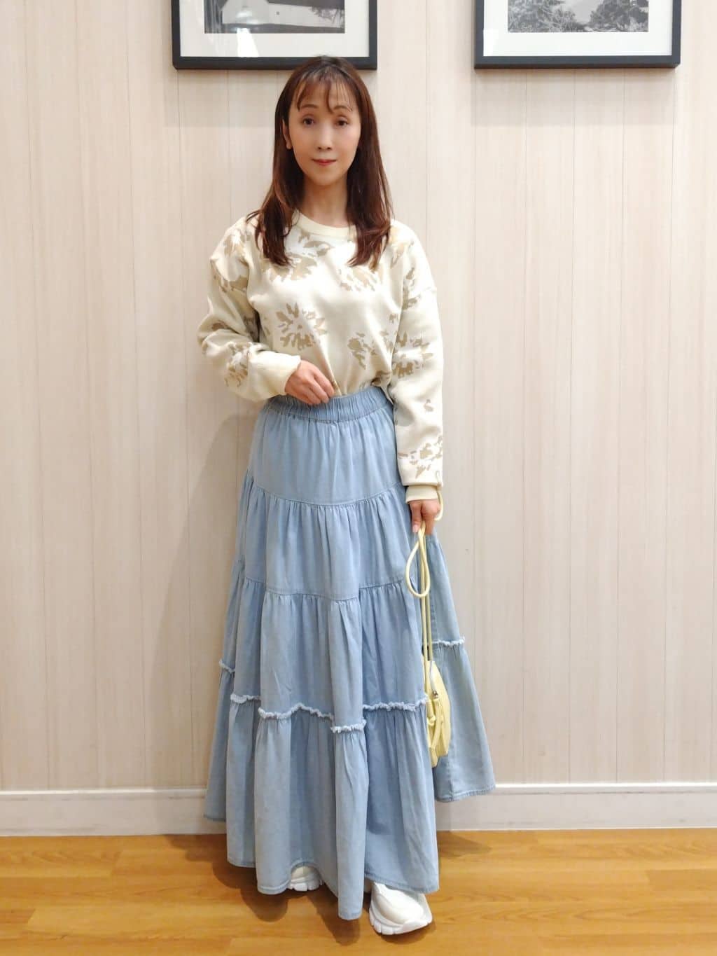 yseさんの「SHOO･LA･RUE｜【洗濯機可/S-LL】ゆるシルエット 甘すぎない　大人の花柄もちもちニット」を使ったコーディネート