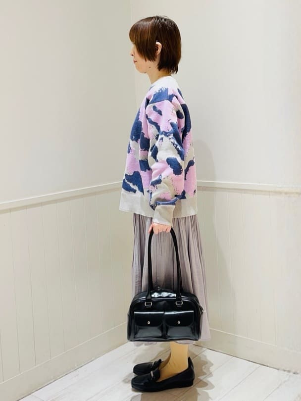 あきさんの「SHOO･LA･RUE｜【洗濯機可/S-LL】1枚で華やかに ラメ入りニュアンス柄ニット」を使ったコーディネート