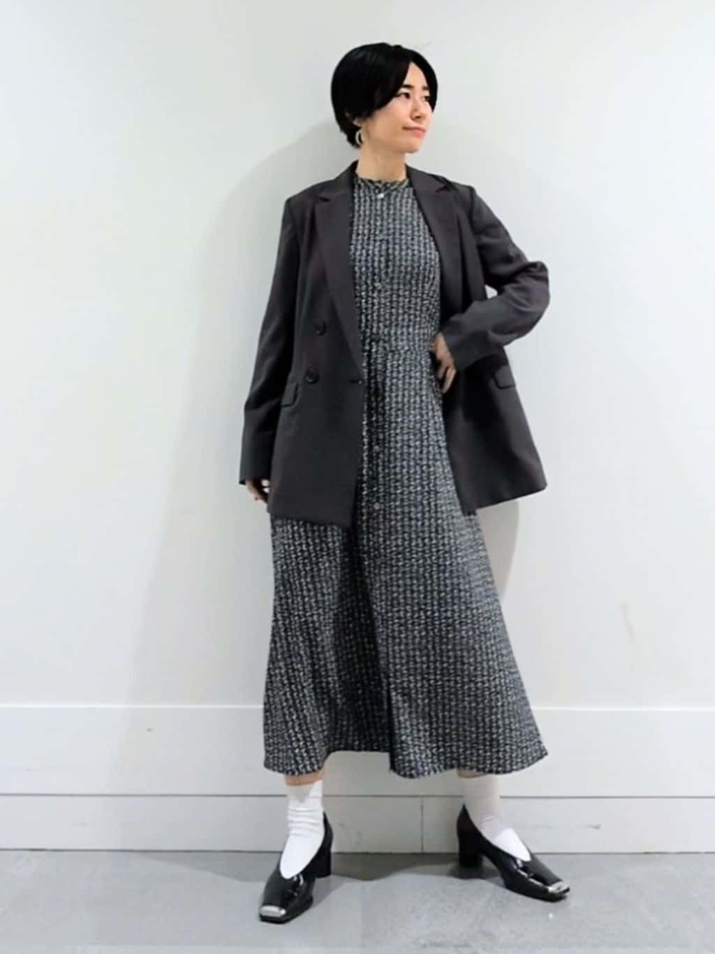 ミズタさんの「UNTITLED｜【新色追加/セットアップ可】エアリー ダブルブレストジャケット」を使ったコーディネート