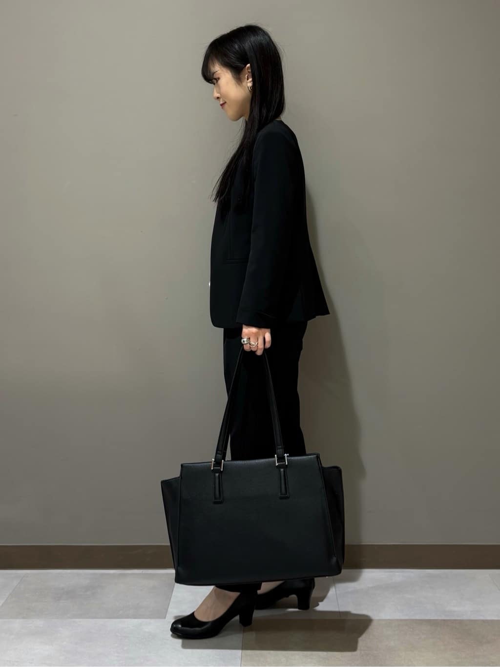 KEIKOさんの「INDIVI｜【通勤スーツ／洗える】ストレッチカラーレスジャケット」を使ったコーディネート