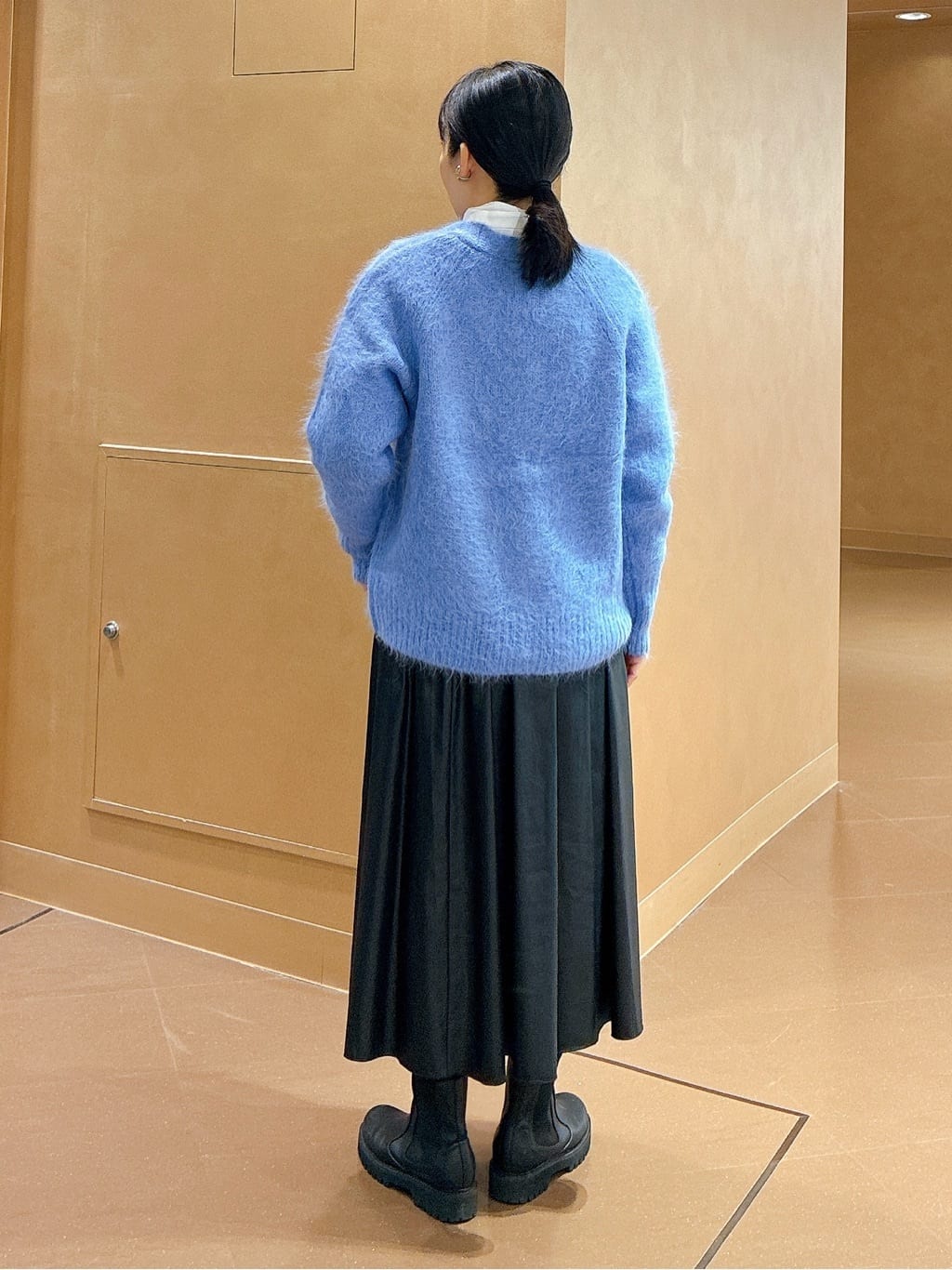 hattoriさんの「INDIVI｜【2点セット／洗える】ツイードジレ＆ボウタイブラウス」を使ったコーディネート