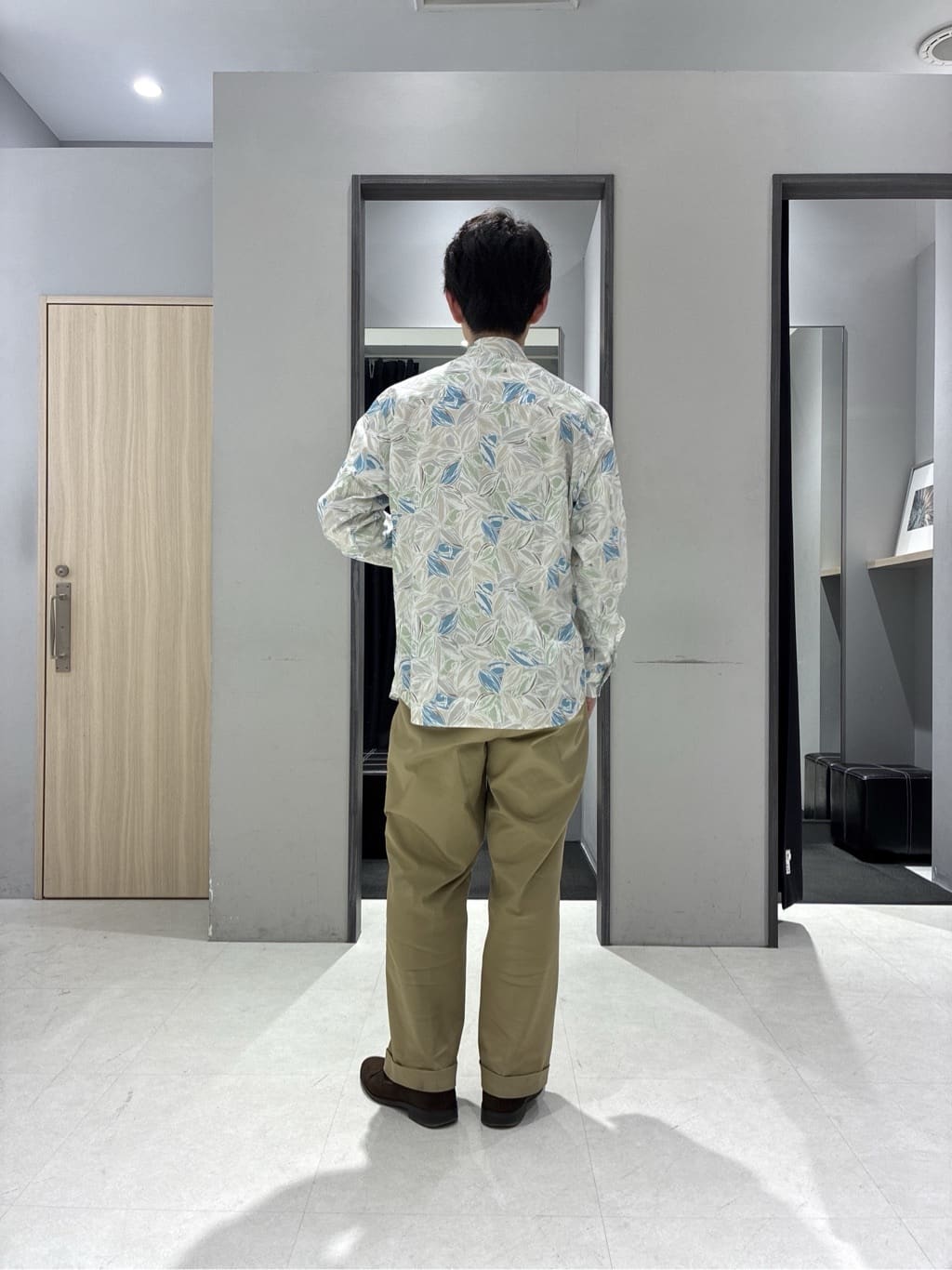 わいずみさんの「TAKEO KIKUCHI｜【抗菌防臭】バーズアイメッシュノーカラージャケット」を使ったコーディネート