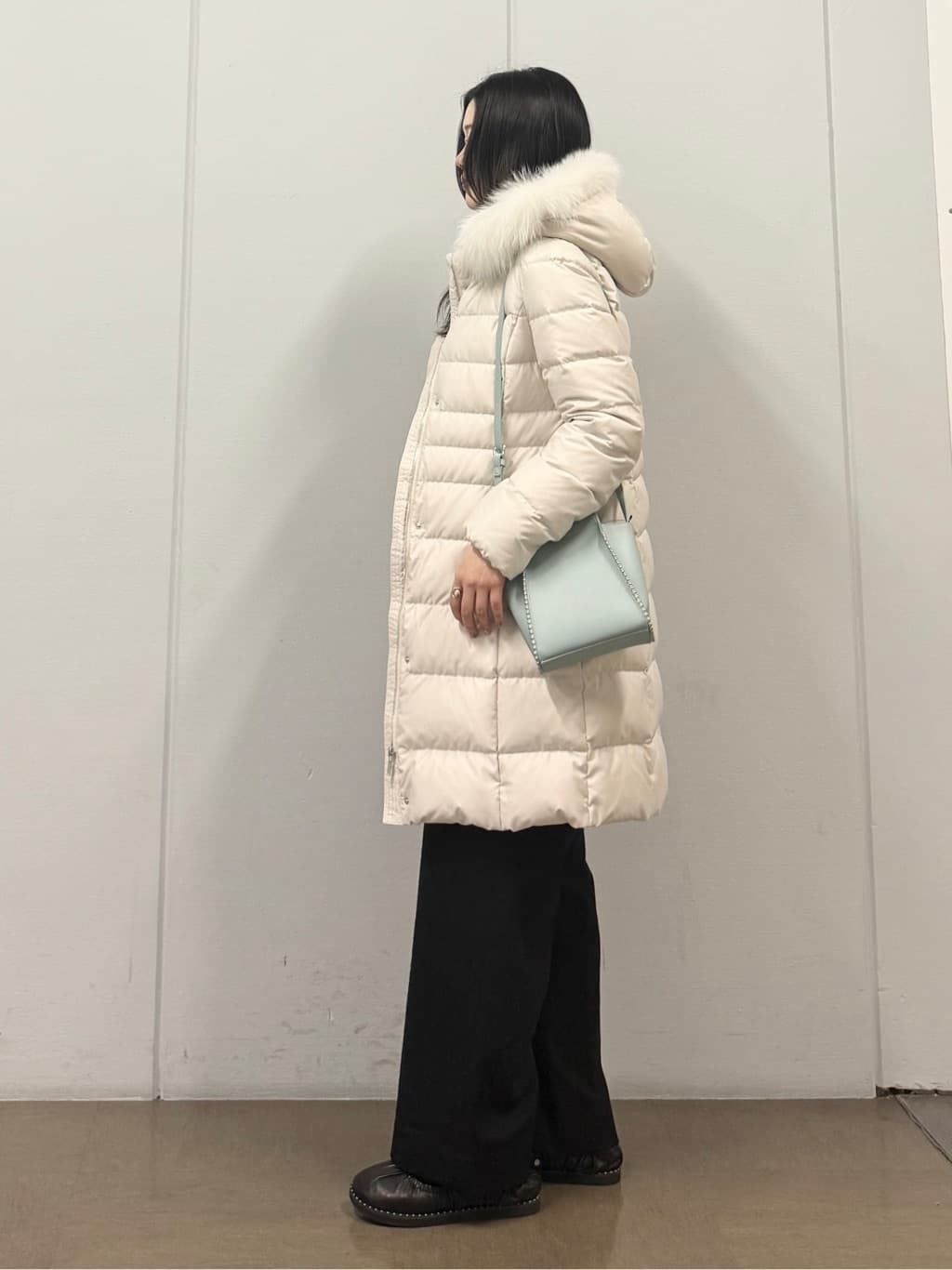mizukiさんの「INDIVI｜【名品／撥水／抗菌防臭】ロング丈リサイクルダウンコート」を使ったコーディネート