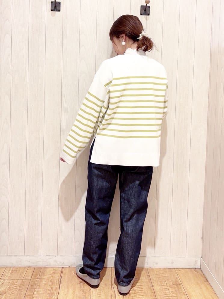 あいこさんの「SHOO･LA･RUE｜【SHOO・LA・RUE DENIM】大人のきれいめカジュアルに デニムテーパードパンツ」を使ったコーディネート