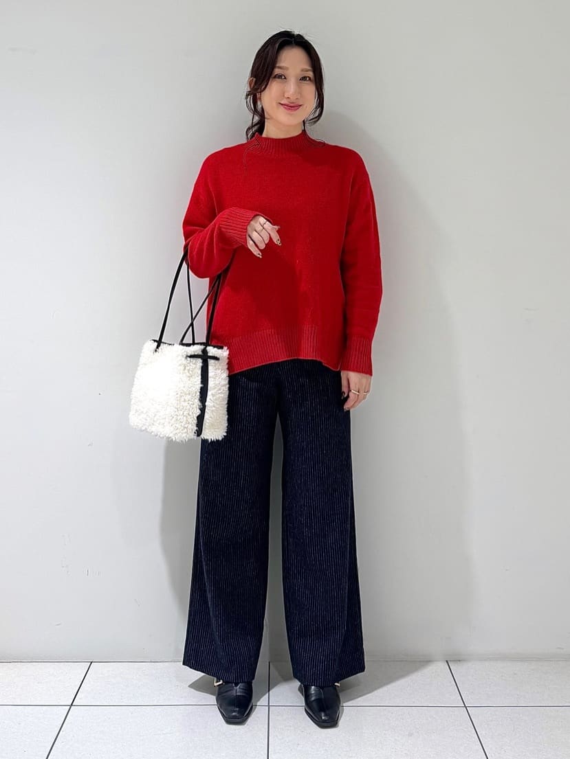 そんさんの「INDIVI｜【冬ニット人気NO．1！／カシミヤ混】ミドルゲージハイネックニット」を使ったコーディネート