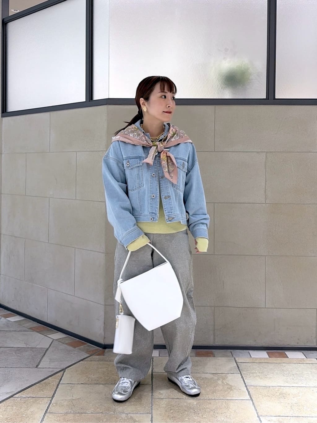 よねさんの「INDIVI｜ボックスデニムジャケット」を使ったコーディネート