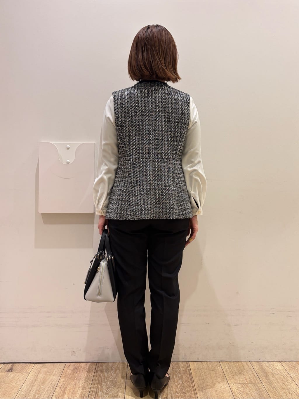 YUKOさんの「index｜ファンシーツイードペプラムジレ【洗える】」を使ったコーディネート
