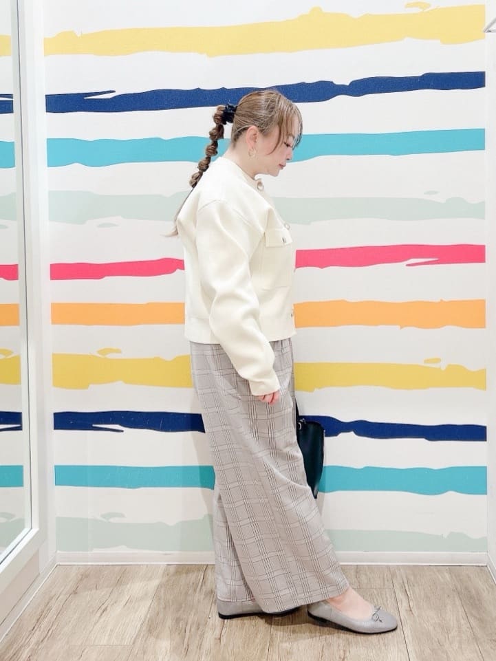Peeさんの「SHOO･LA･RUE｜【2WAY】さりげないサイド配色がポイント きれいめトートバッグ」を使ったコーディネート