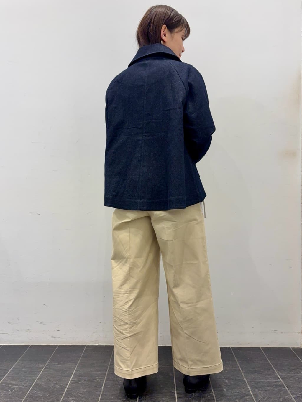 おしずさんの「THE SHOP TK｜大人かっこいい 軽やかデニム＆チノブルゾン」を使ったコーディネート