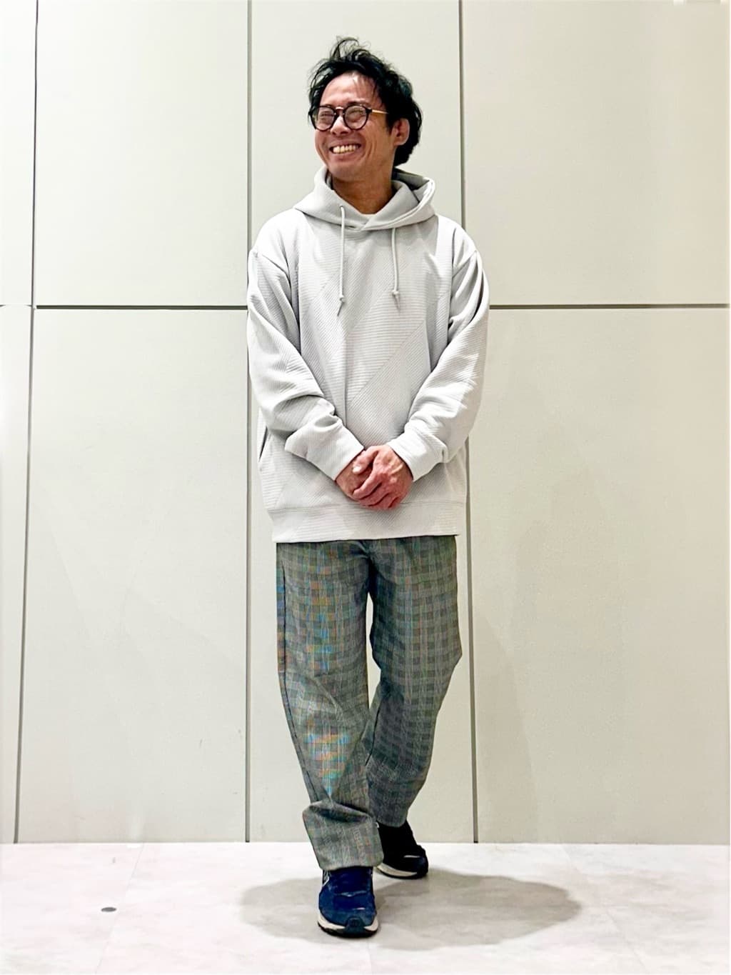 KENJI Iさんの「THE SHOP TK｜【さりげない表情が、品よく映える。】ふくれジャカードパーカ」を使ったコーディネート