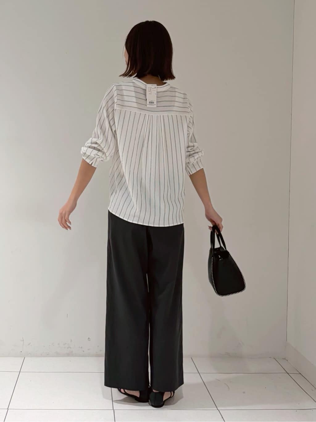 shioriさんの「INDIVI｜【洗える／着心地楽ちん】ブラウス風ストライプカットソートップス」を使ったコーディネート