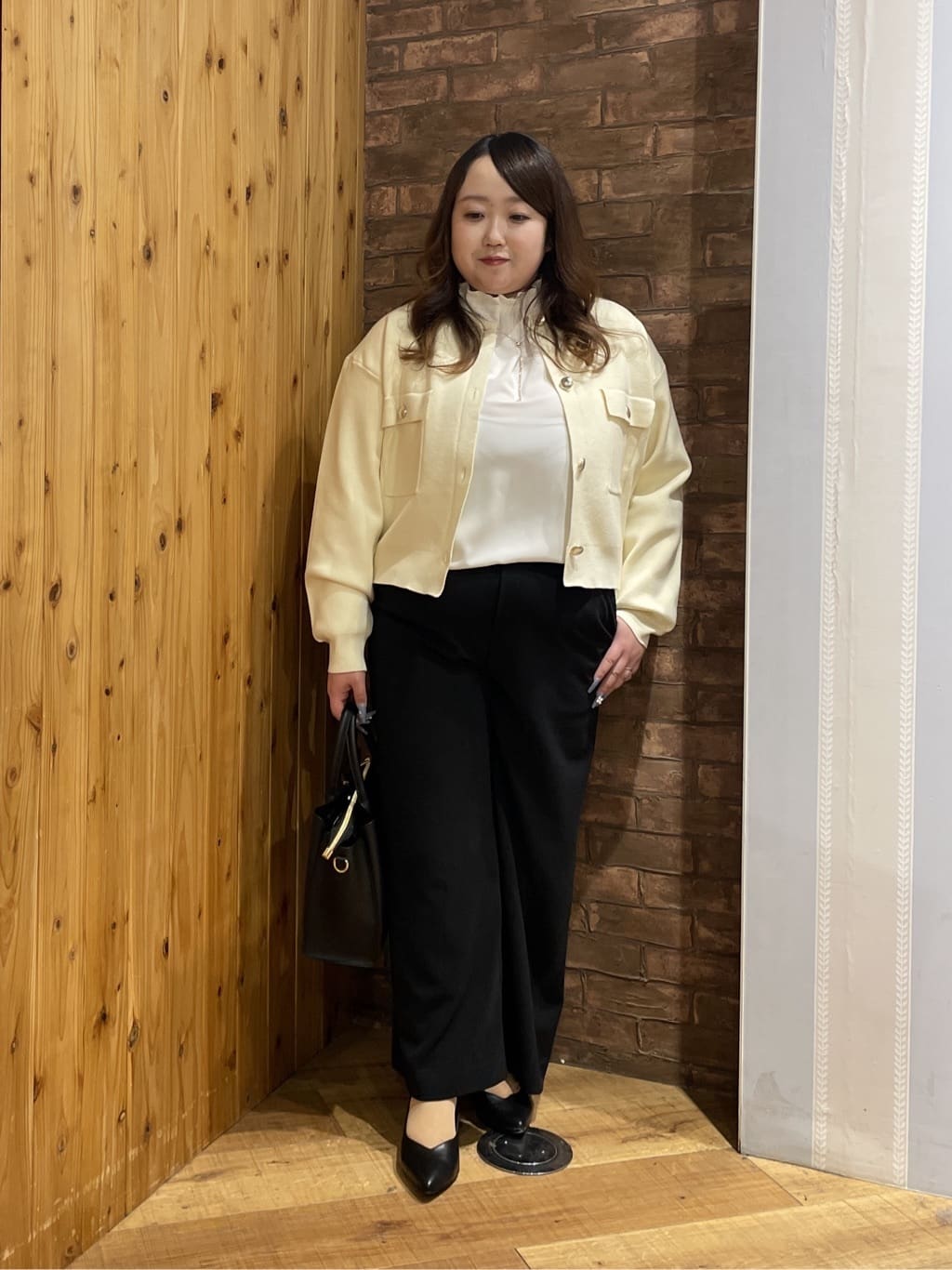 Risaさんの「SHOO･LA･RUE｜【洗濯機可】上品で華やか スタンドフリルブラウス」を使ったコーディネート
