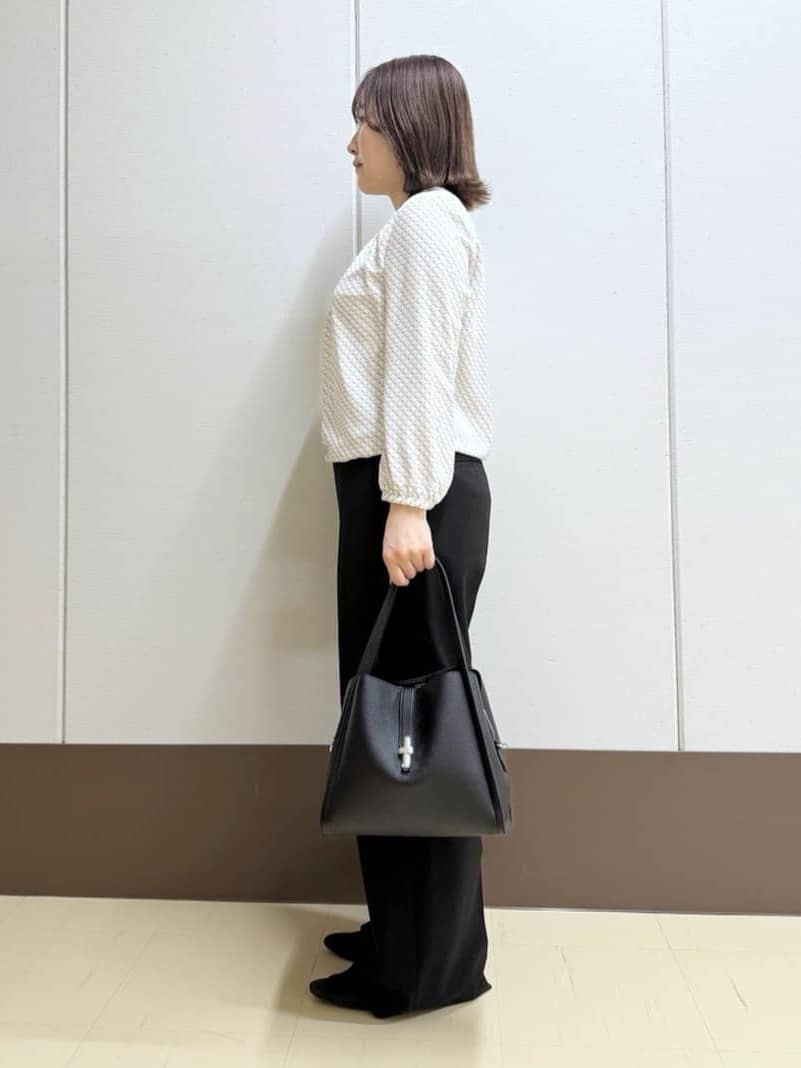 Rikoさんの「INDIVI｜【洗える／透けにくい】ダイヤ柄プリントブラウス」を使ったコーディネート