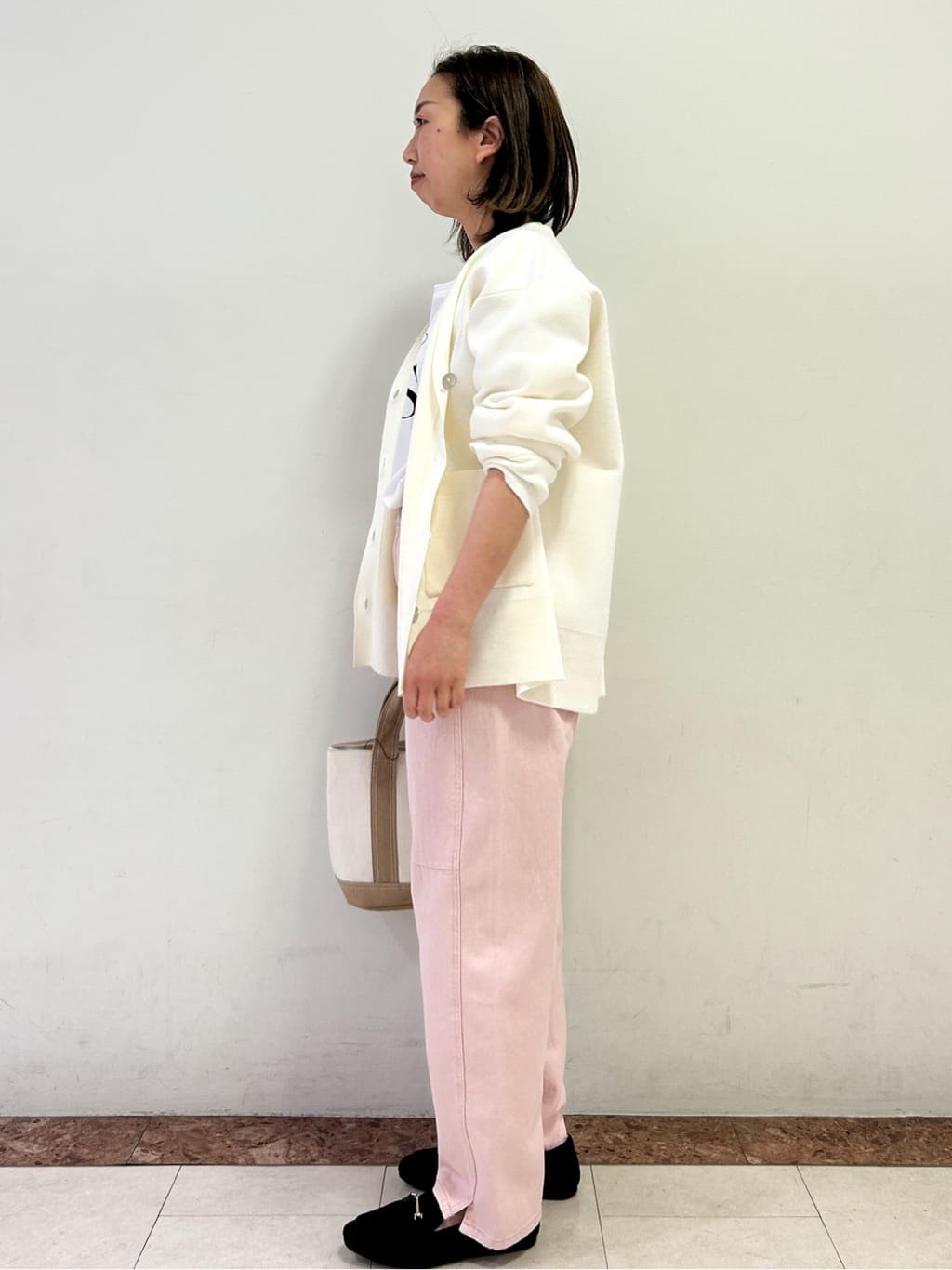 madokaさんの「OPAQUE.CLIP｜リラクシーロゴプリントTシャツ【洗濯機OK】」を使ったコーディネート