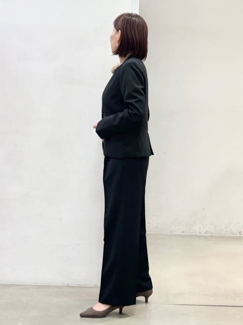 fujiさんの「THE SHOP TK｜【通勤スタイルに】ダブルクロス ノーカラージャケット/セットアップ可」を使ったコーディネート