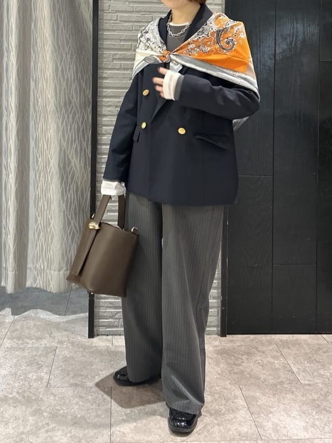 ga_riさんの「THE SHOP TK｜【通勤にもデイリーにも】CAVIAN 金ボタンダブルブレストジャケット」を使ったコーディネート