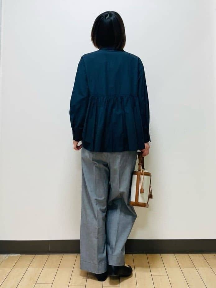 Riiさんの「Reflect｜【レイヤードにおすすめ◎】ペプラムデザインシャツ」を使ったコーディネート