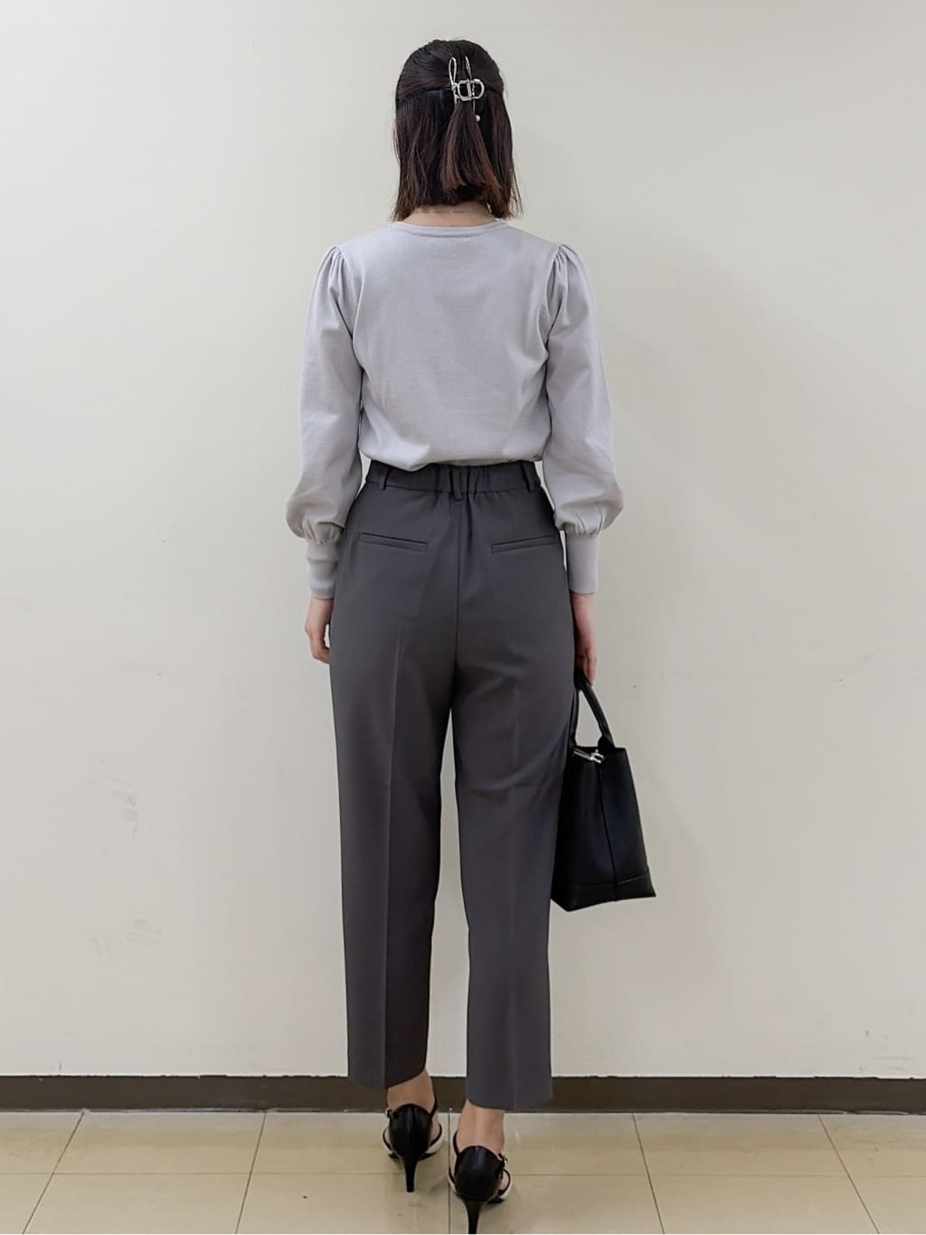 yurinaさんの「index｜ビジューボタンヘンリーネックニット【洗濯機OK】」を使ったコーディネート
