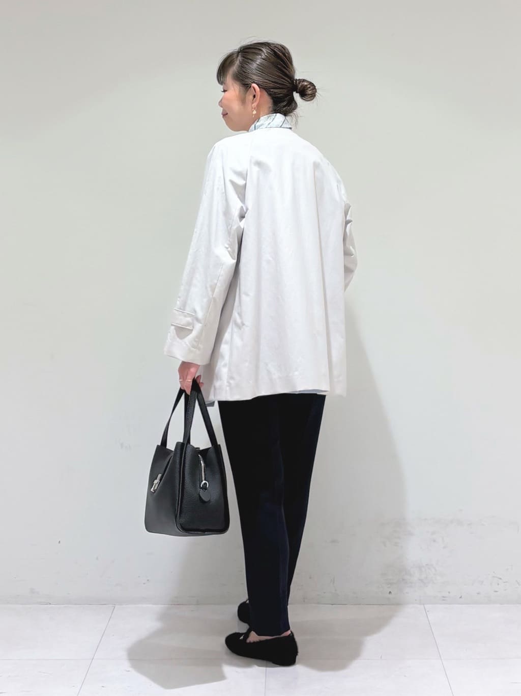 tsuyuさんの「INDIVI｜【2柄展開】柄デザインスカーフ」を使ったコーディネート
