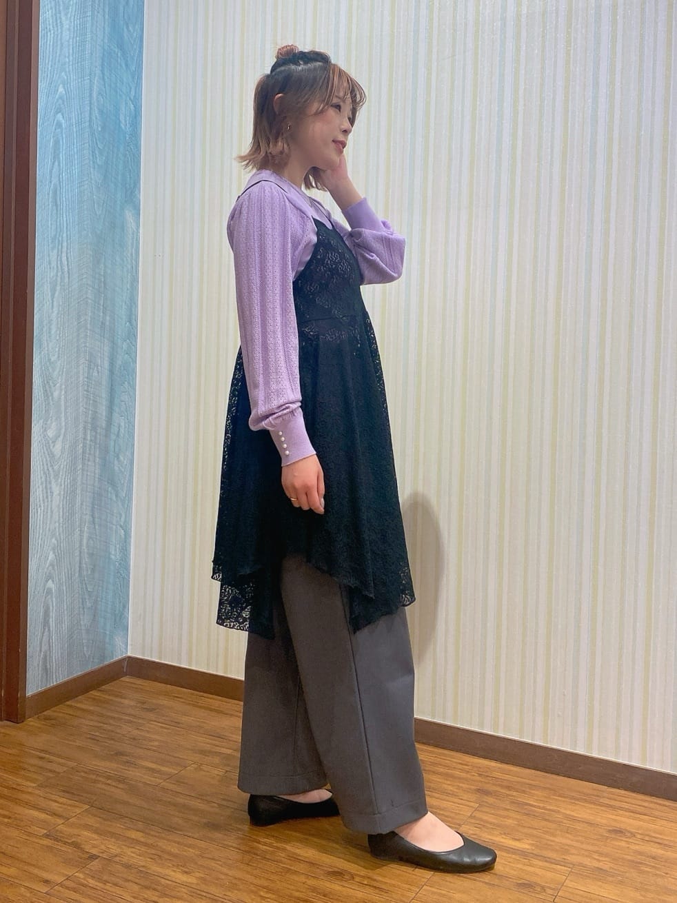 ayaさんの「SHOO･LA･RUE｜【洗濯機可/S-LL】手元美しく パールボタン&お袖編み柄切り替えニット」を使ったコーディネート