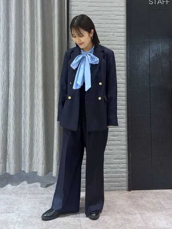 chさんの「THE SHOP TK｜【通勤にもデイリーにも】CAVIAN 金ボタンダブルブレストジャケット」を使ったコーディネート