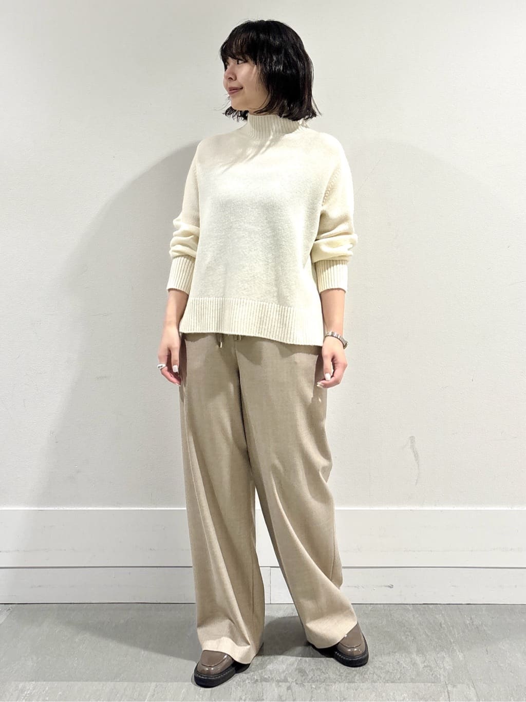 モエカさんの「UNTITLED｜【8色展開/洗える】ウールカシミヤ ハイネックニット」を使ったコーディネート