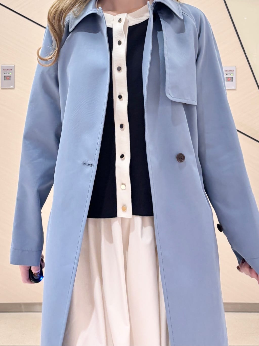 清水夏姫さんの「DRESSTERIOR｜【ウォッシャブル/美シルエット】ライトトレンチコート」を使ったコーディネート