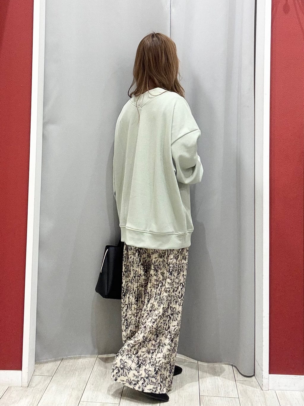 shioさんの「SHOO･LA･RUE｜【2WAY】上品きれい 金具ベルトトートバッグ」を使ったコーディネート