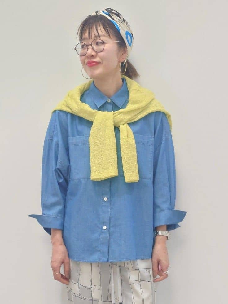 MUTSUKOさんの「UNTITLED｜◆【コットン100%/洗える】エアリーデニムシャツ」を使ったコーディネート