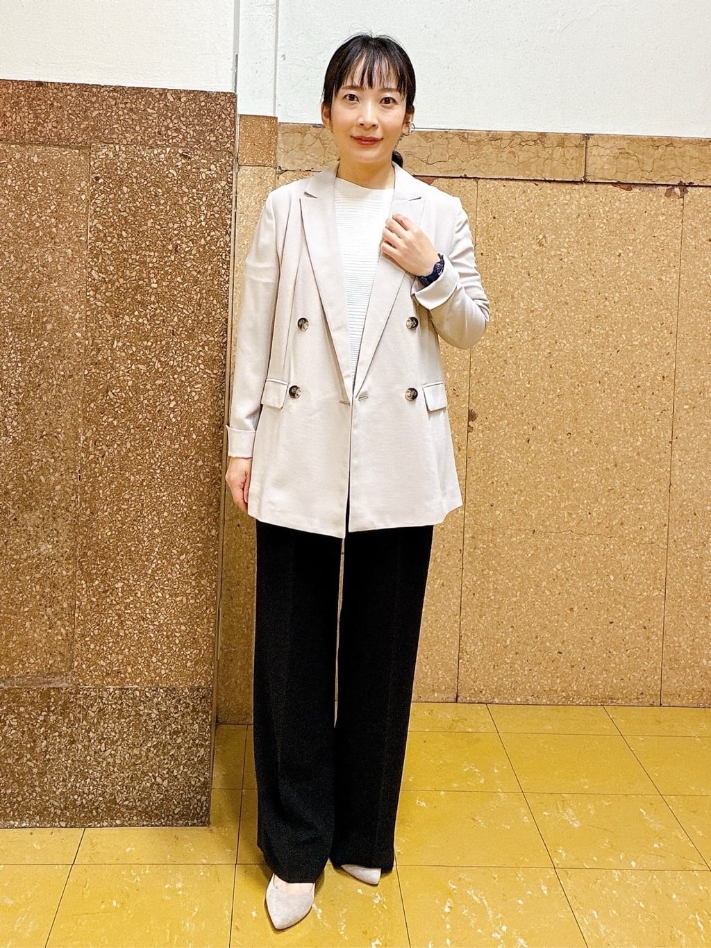hattoriさんの「INDIVI｜【洗える／UVケア／SETUP可】着る日傘ワイドパンツ」を使ったコーディネート
