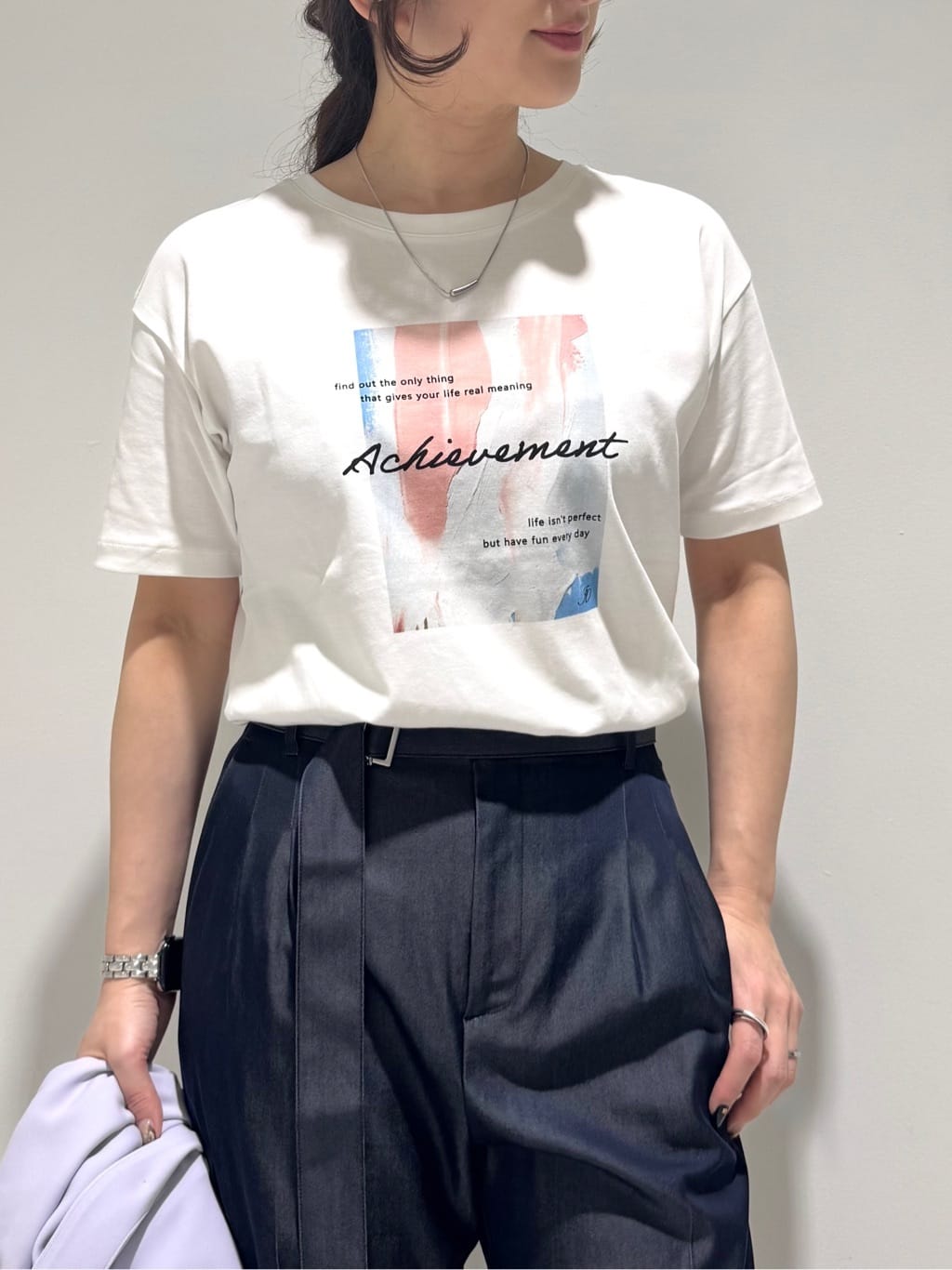 そんさんの「INDIVI｜【洗える／UVケア／マットサテン】Vネックドルマンスリーブブラウス」を使ったコーディネート